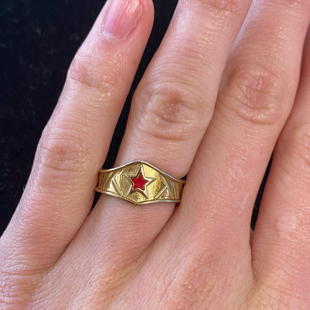 Wonder Woman tiara ring